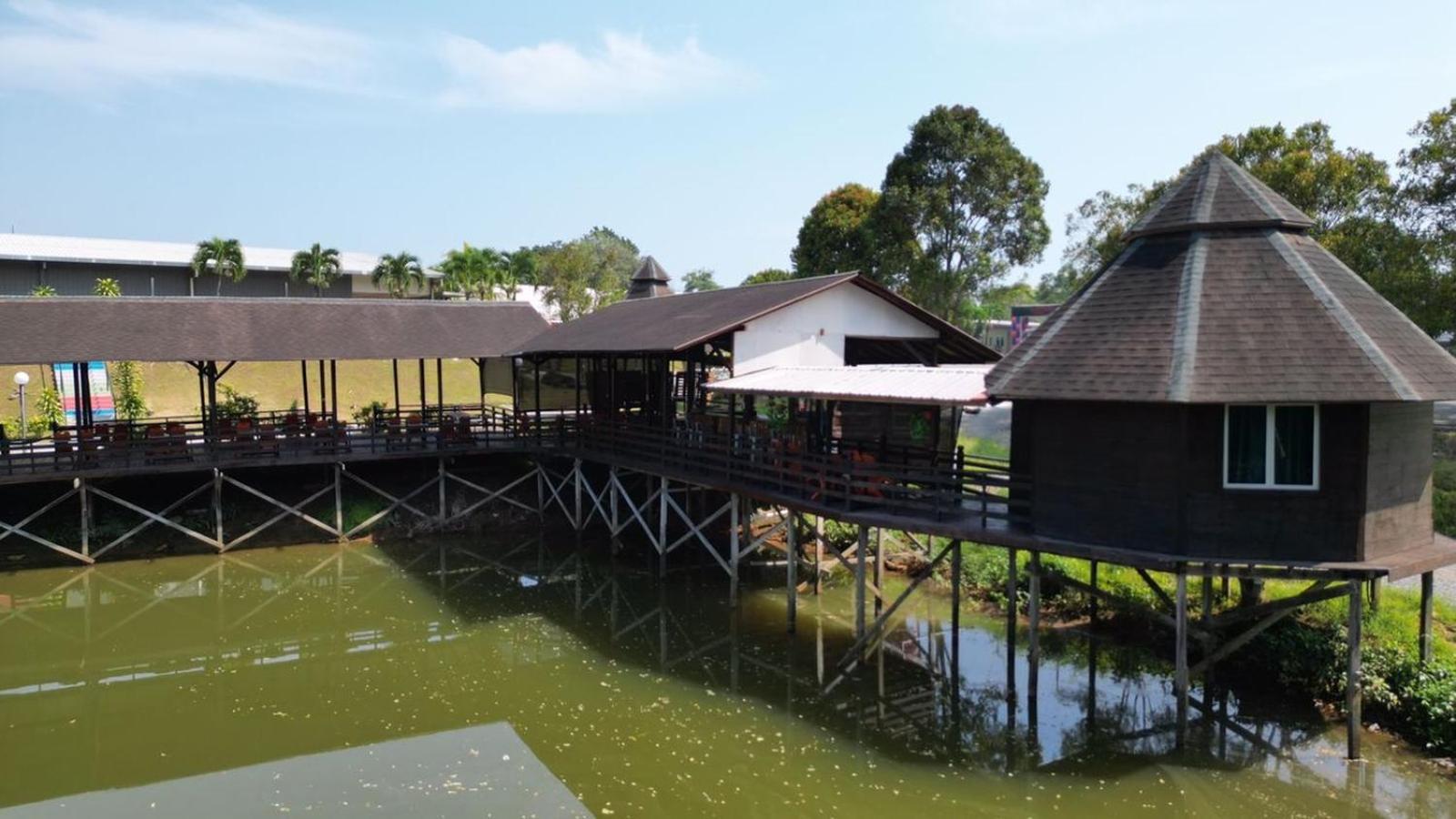 Hotel Putra Sentosa Retreat Camp, Sematan Extérieur photo