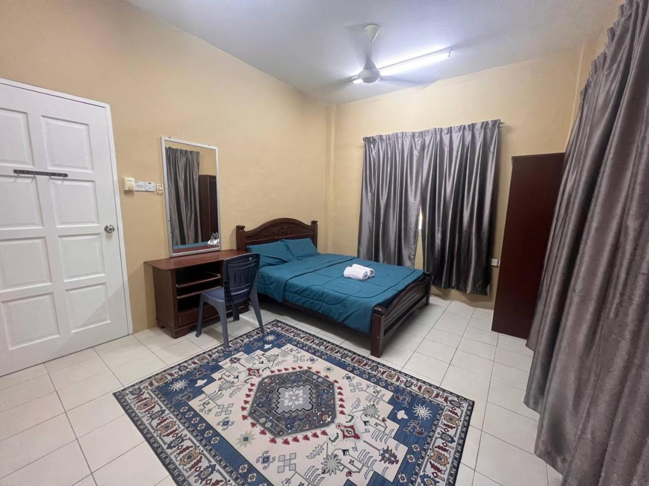 Hotel Putra Sentosa Retreat Camp, Sematan Chambre photo