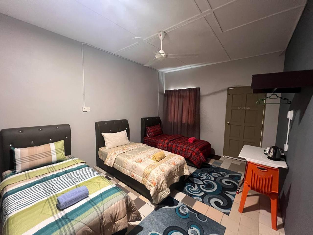 Hotel Putra Sentosa Retreat Camp, Sematan Chambre photo