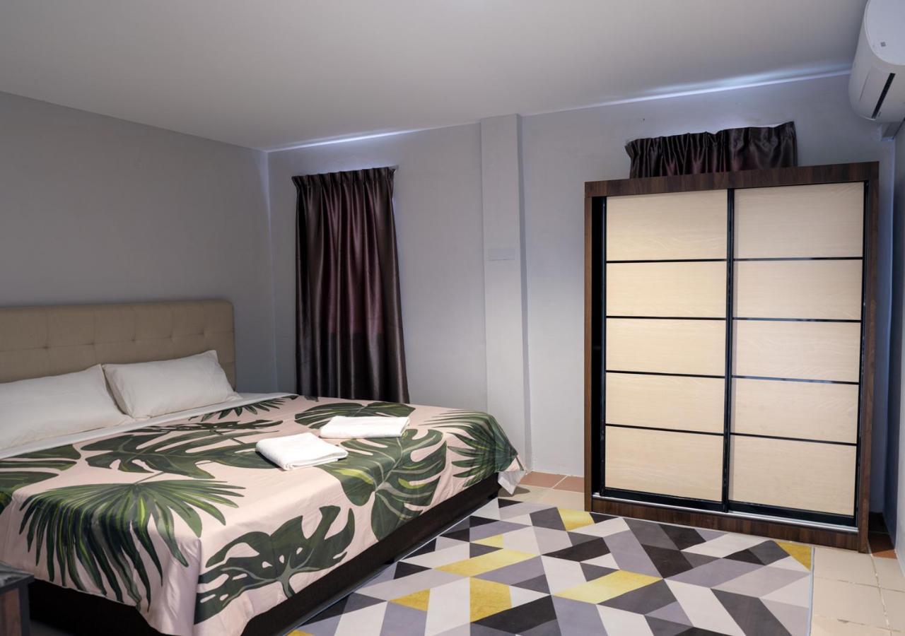 Hotel Putra Sentosa Retreat Camp, Sematan Chambre photo