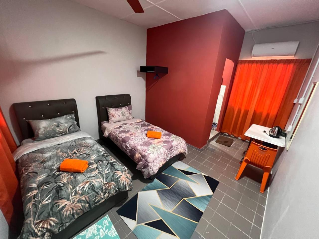 Hotel Putra Sentosa Retreat Camp, Sematan Chambre photo