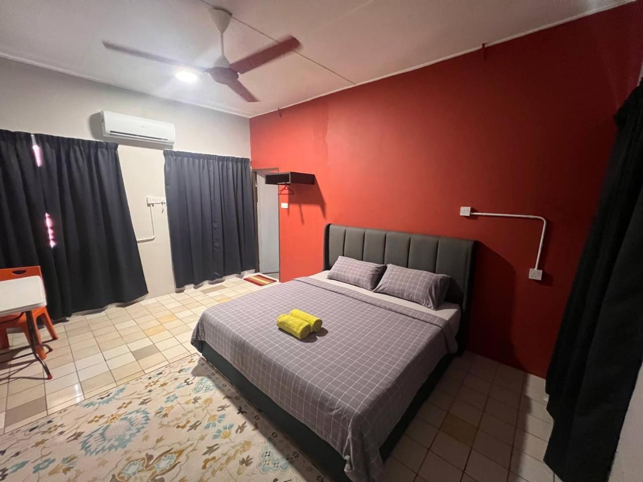 Hotel Putra Sentosa Retreat Camp, Sematan Chambre photo