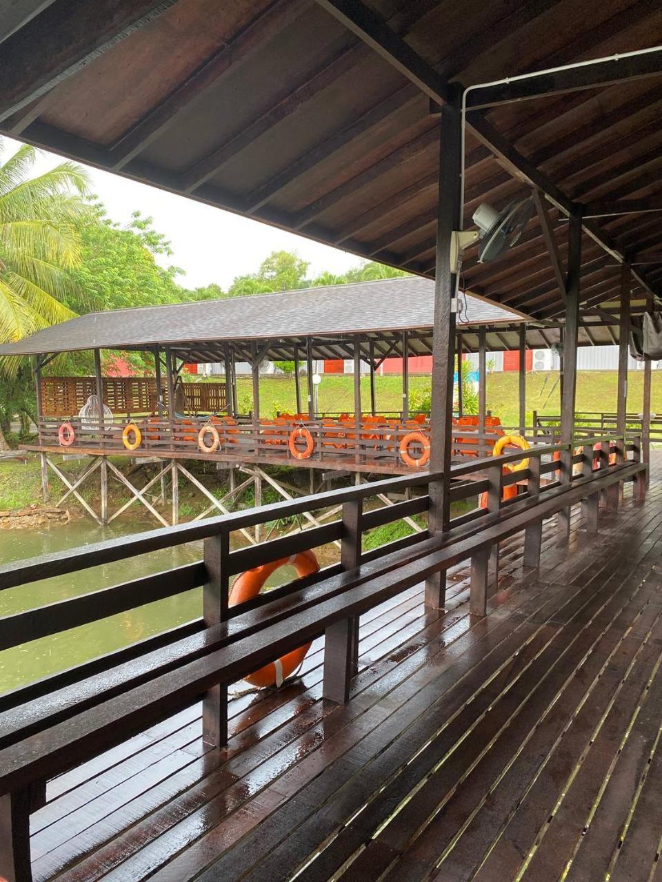 Hotel Putra Sentosa Retreat Camp, Sematan Extérieur photo
