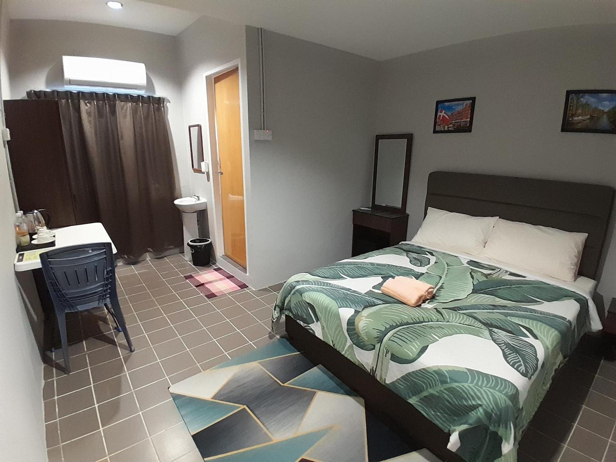 Hotel Putra Sentosa Retreat Camp, Sematan Chambre photo